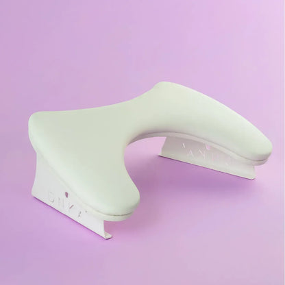 DNKa™ Reposabrazos Anatómico para manicura, color blanco.
