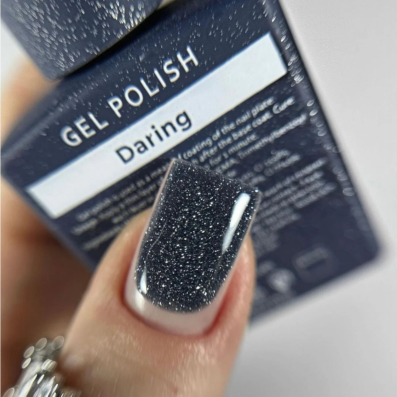 HEYLOVE Esmalte Semipermanente reflectante DARING. Azul oscuro